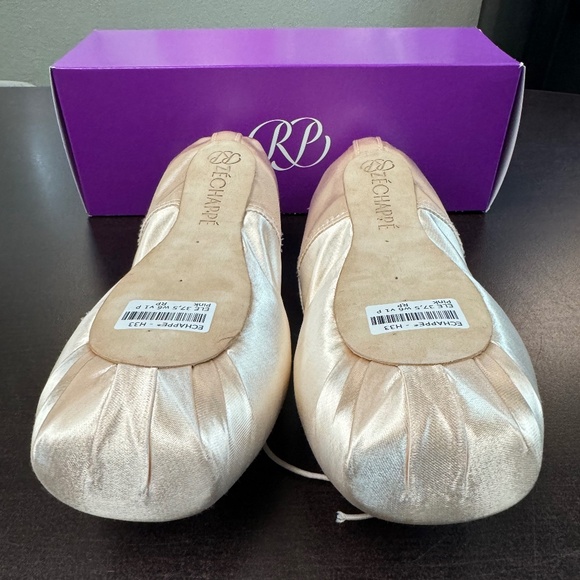 Russian Pointe Echappe Pointe Shoes - Plume Shank - Picture 4 of 5